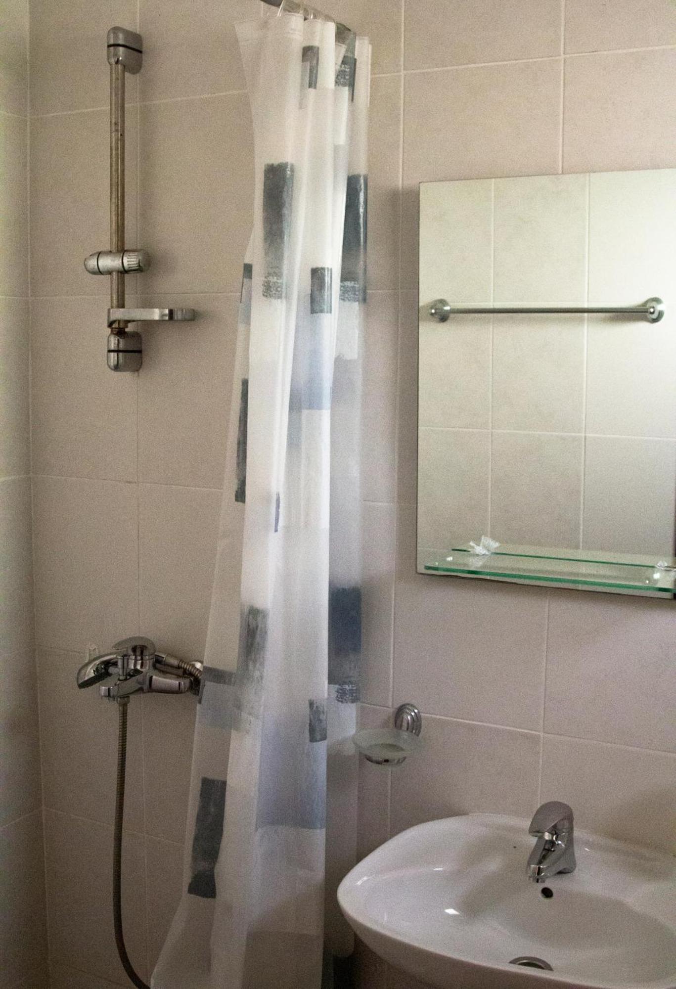 Snezna Kraljica Apartment Sutomore